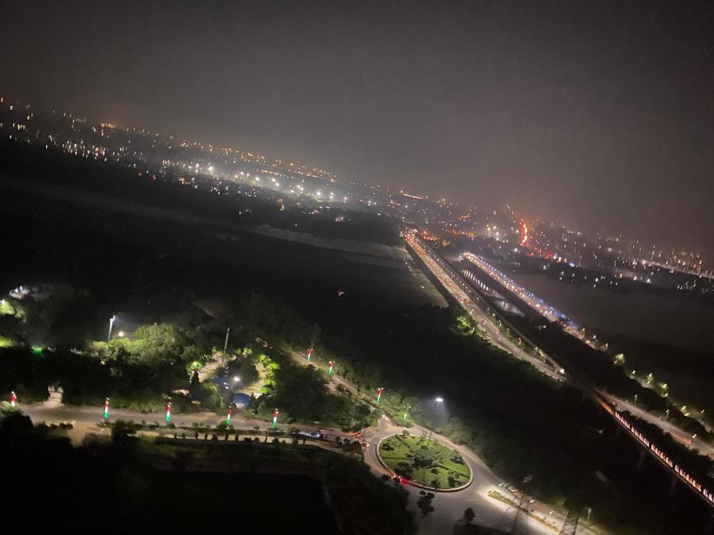 37th Sky-View is your next space.