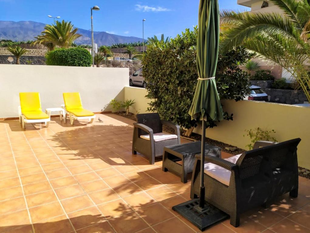 Apartamento AKUNAMATATA con gran terraza, planta baja