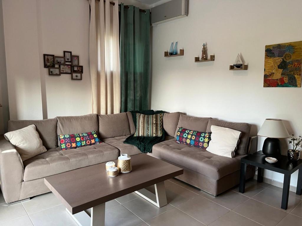 Angelo’s Elegant Summer House