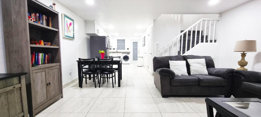 Modern Townhouse in Jolly Harbour North Finger