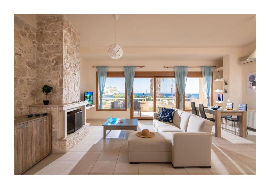 Beachfront Blue apt-Ligaria beach