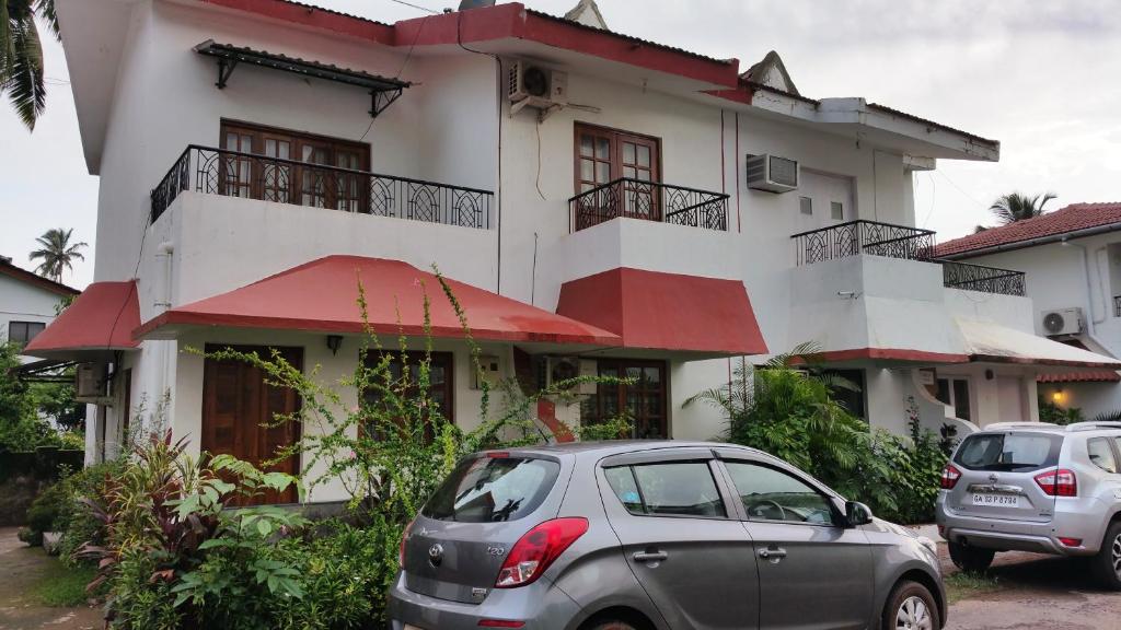 CANDOLIM BEACH VILLA # 3BHK # POOL # KITCHEN # 300Mts to Beach by GR stays