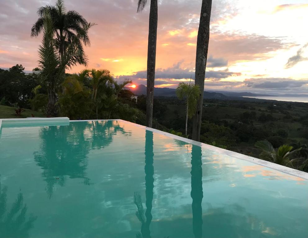 Villa de lujo con vistas panorámicas mar y campo