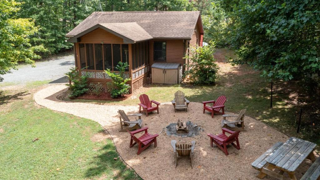 Lake Getaway (paddle boards included)