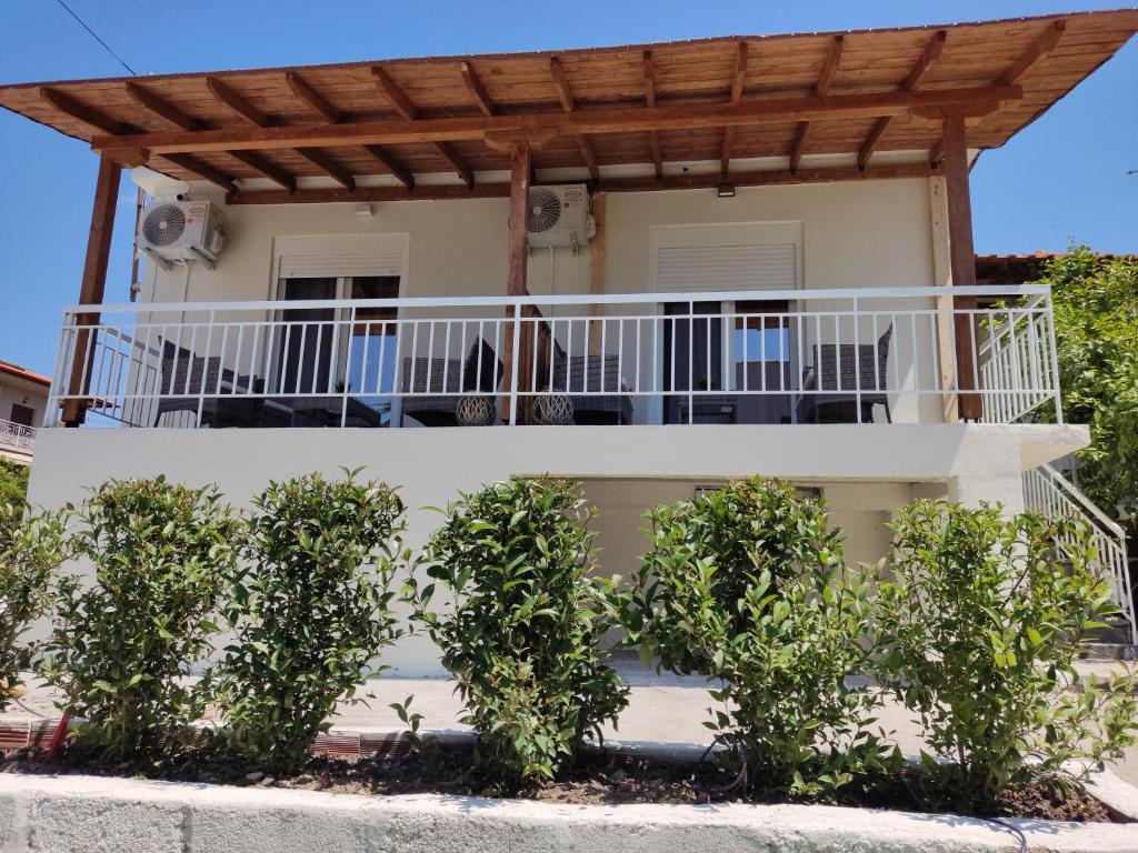 Elina House and Garden