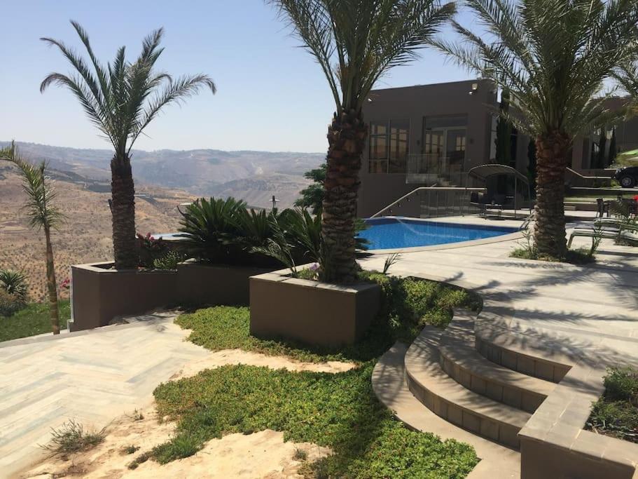 Mountain Pool Suites