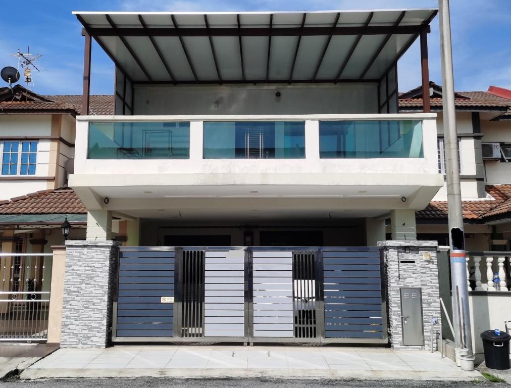 BBT Double Storey Balcony Bukit Tinggi Home