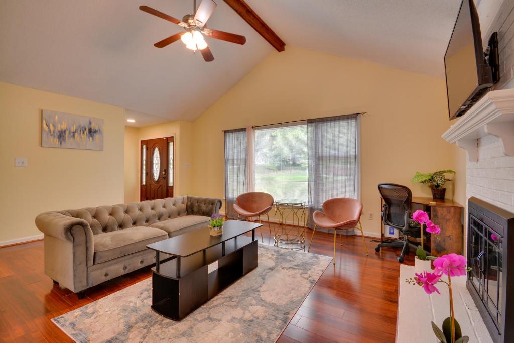 Pet Friendly Charming Cozy Greensboro Gem!