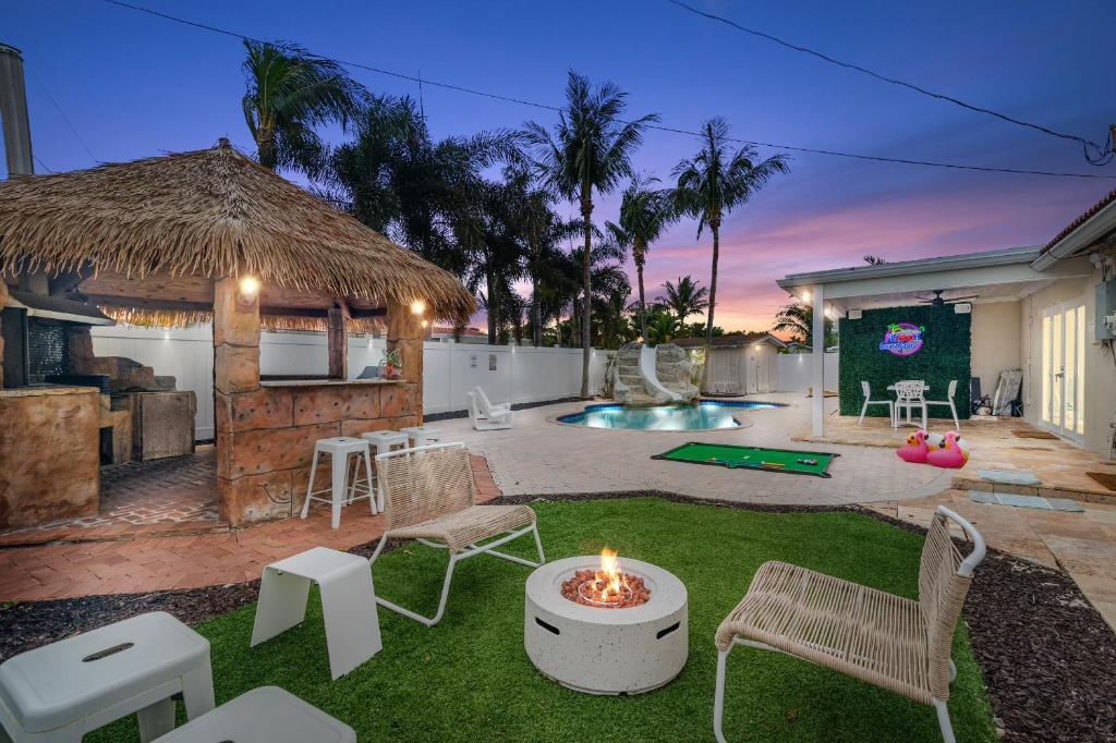 Luxury Villa - Salt Pool, BBQ, Game Room, Amenities!
