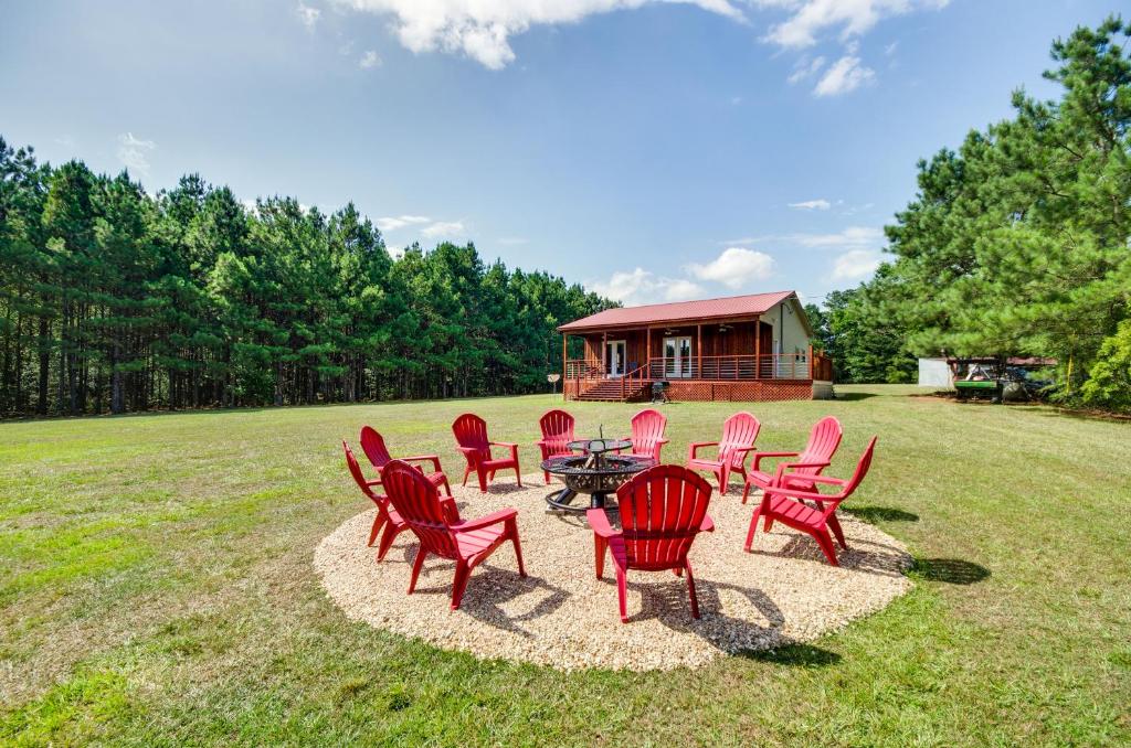 Cozy Summit Cabin with Hiking Trails and Fishing Pond!