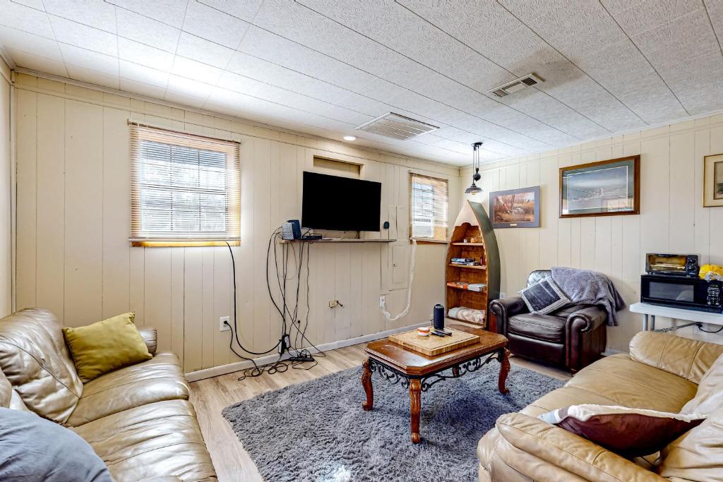 Sprawling Pines Farmhouse